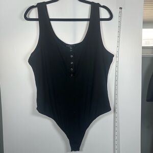 Honey Peach Black Bodysuit w/ Top Button Closure Women’s 2X